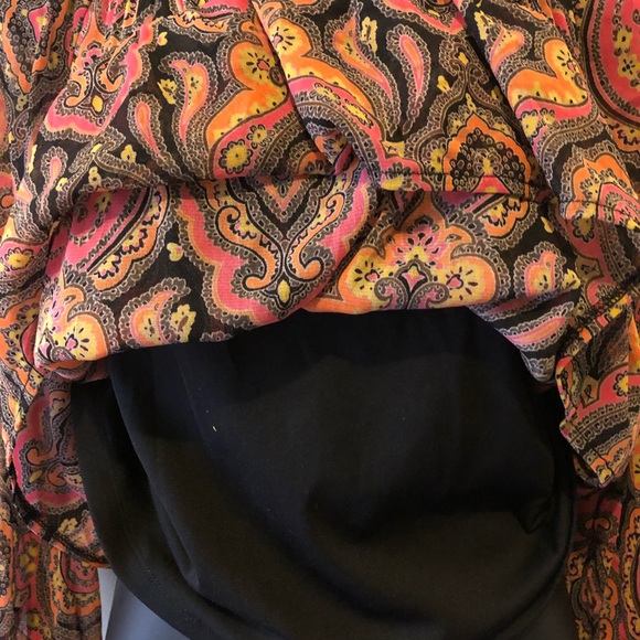 INC top with black tank underneath size medium - Picture 4 of 7